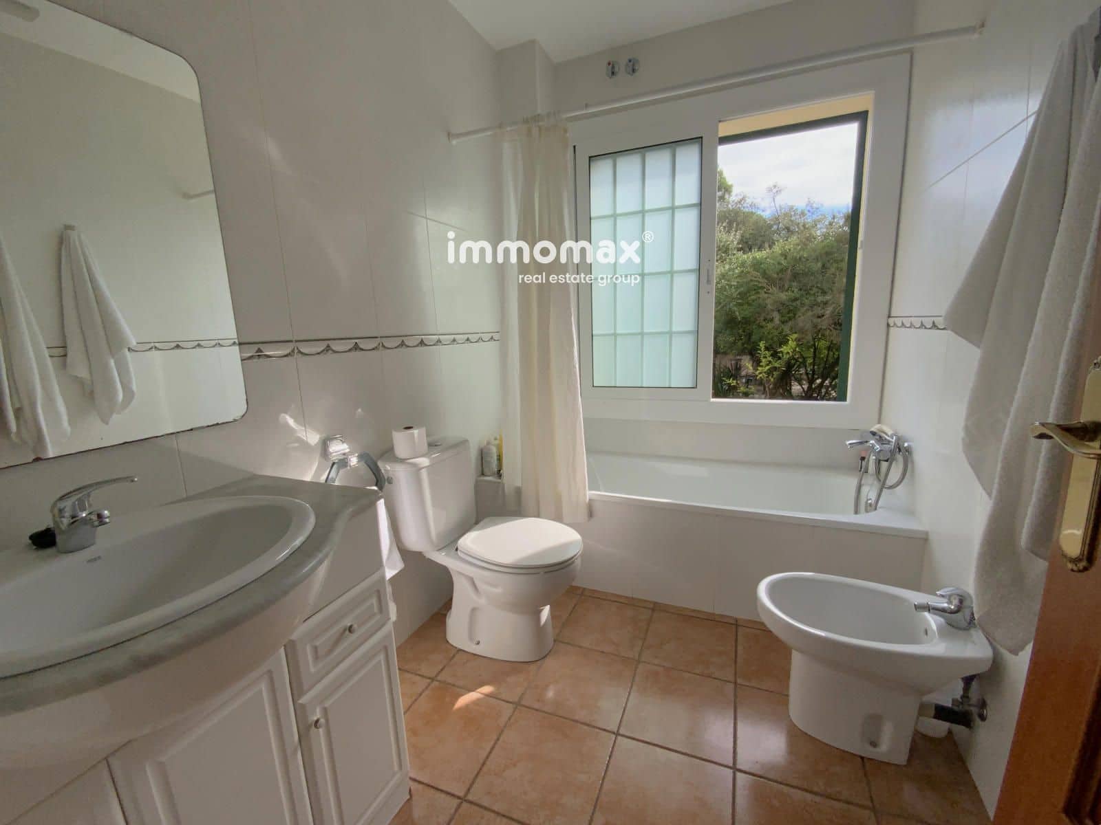 5 bedroom Villa for sale in Begues with garage - € 790,000 (Ref: 9301552)