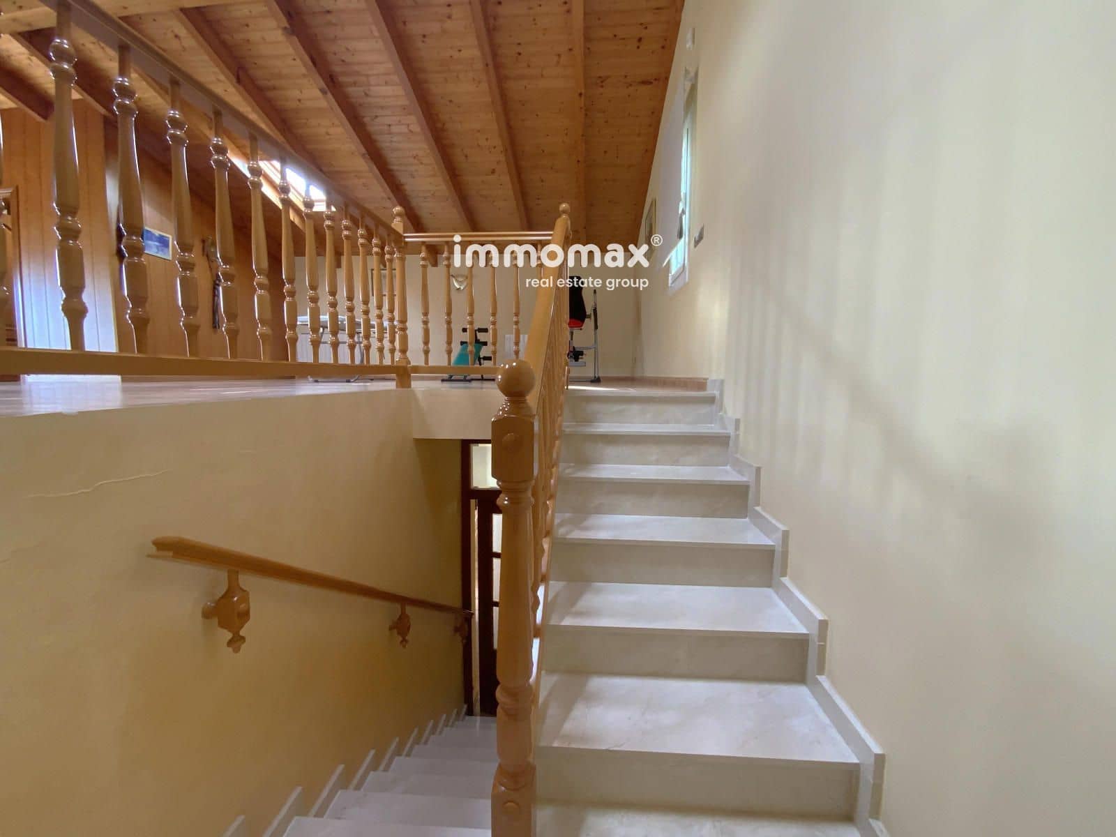 5 bedroom Villa for sale in Begues with garage - € 790,000 (Ref: 9301552)