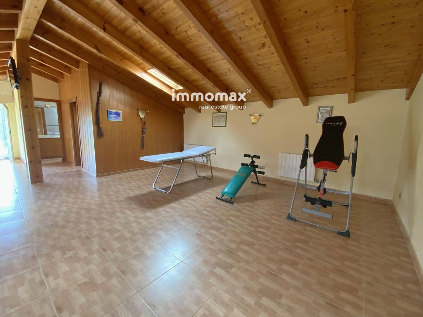 5 bedroom Villa for sale in Begues with garage - € 790,000 (Ref: 9301552)