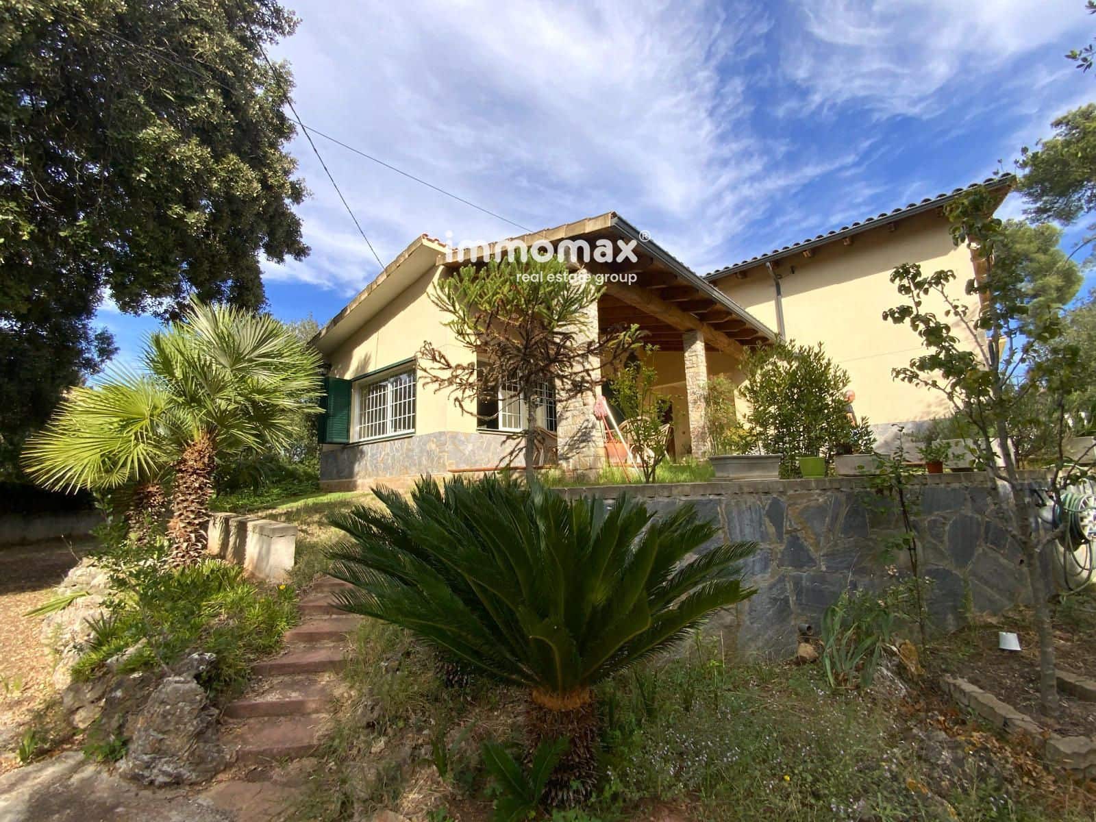 5 bedroom Villa for sale in Begues with garage - € 790,000 (Ref: 9301552)