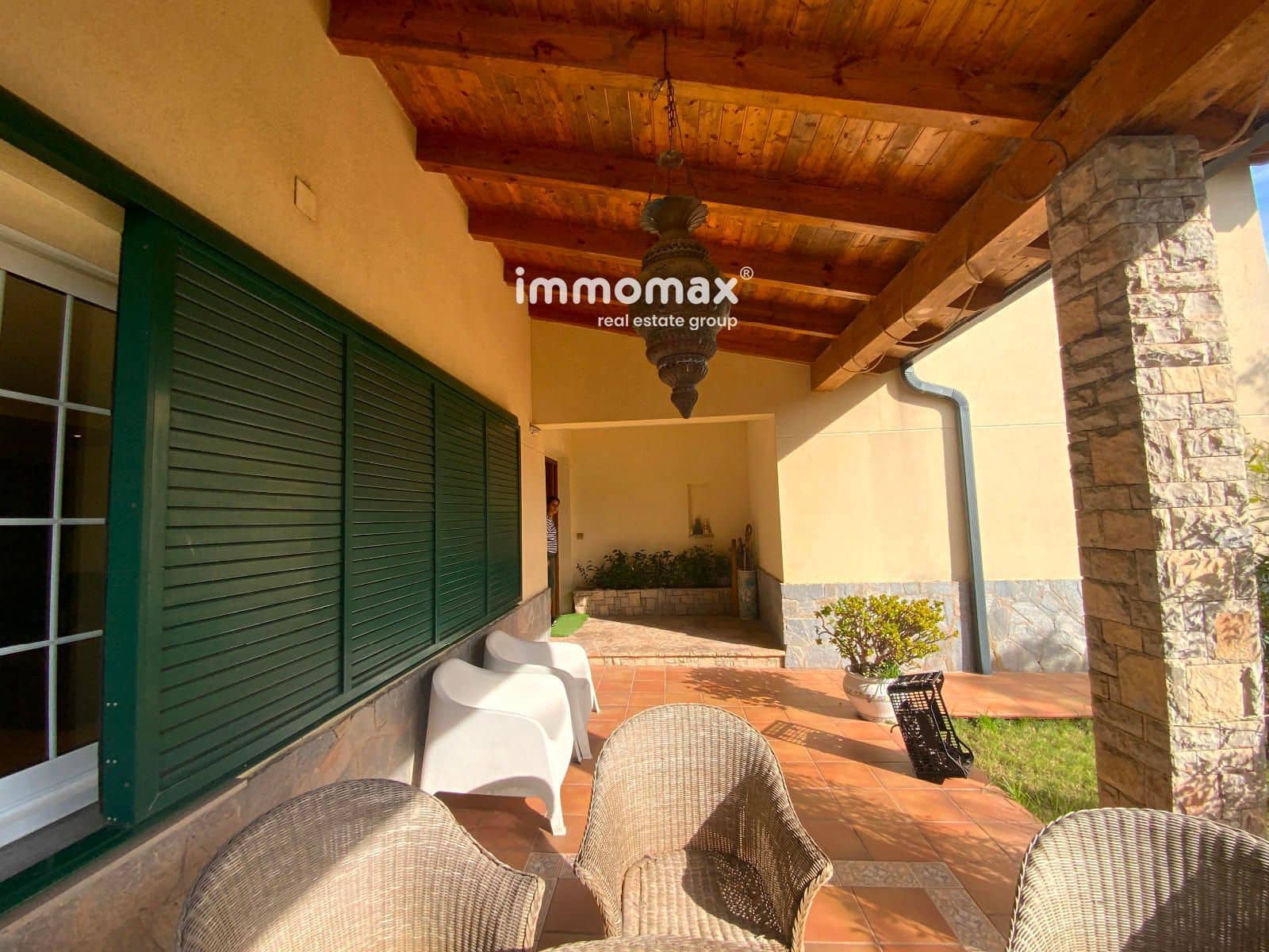 5 bedroom Villa for sale in Begues with garage - € 790,000 (Ref: 9301552)