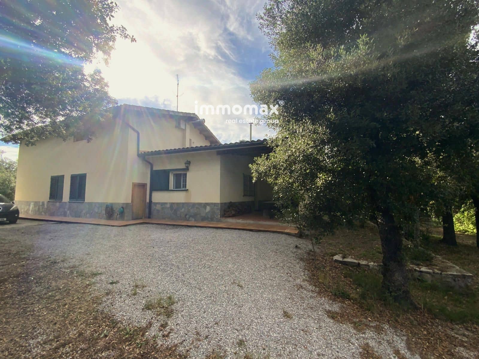 5 bedroom Villa for sale in Begues with garage - € 790,000 (Ref: 9301552)