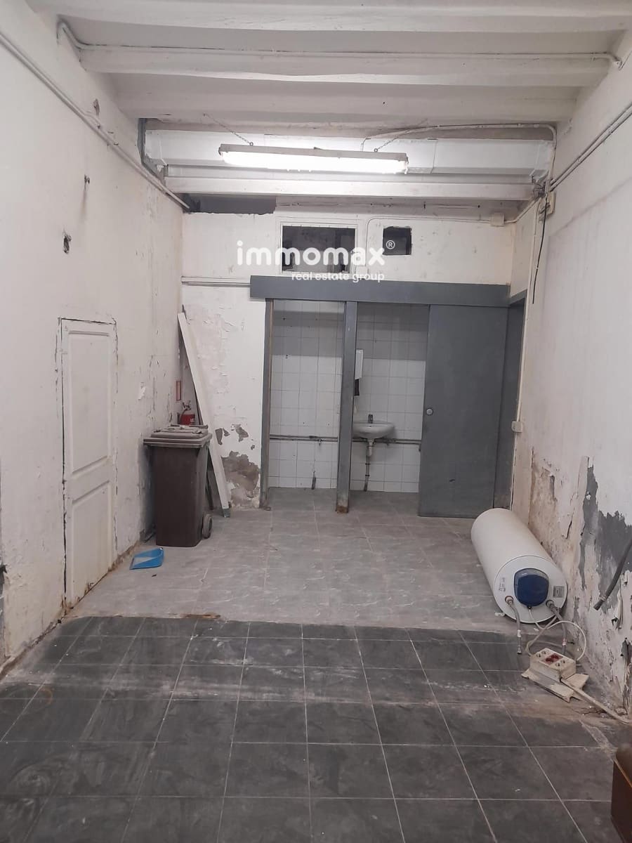 Commercial for rent in Barcelona city - € 1,400 (Ref: 9301796)