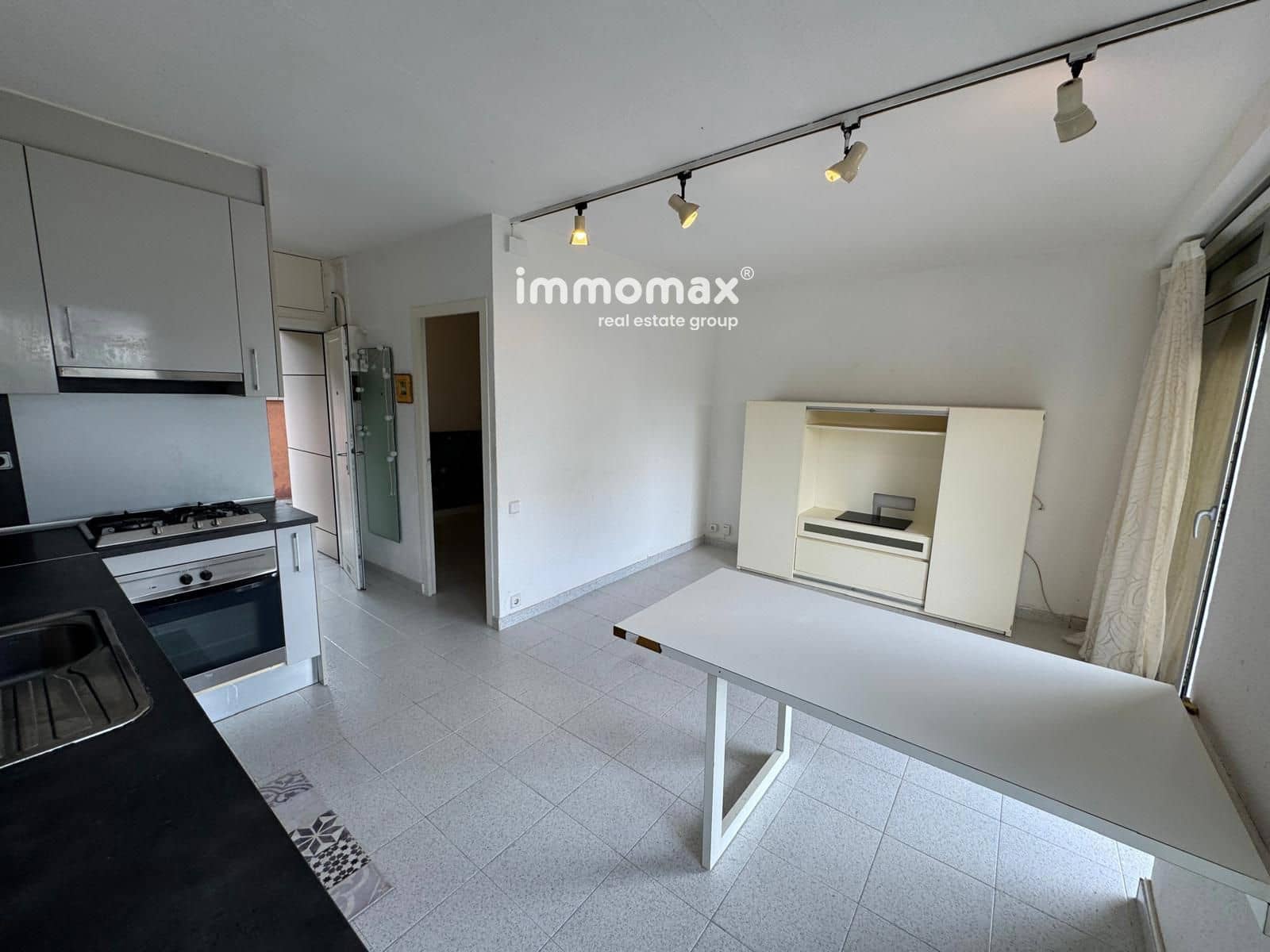 1 quarto Penthouse para venda em Gava com piscina garagem - 385 000 € (Ref: 9308051)