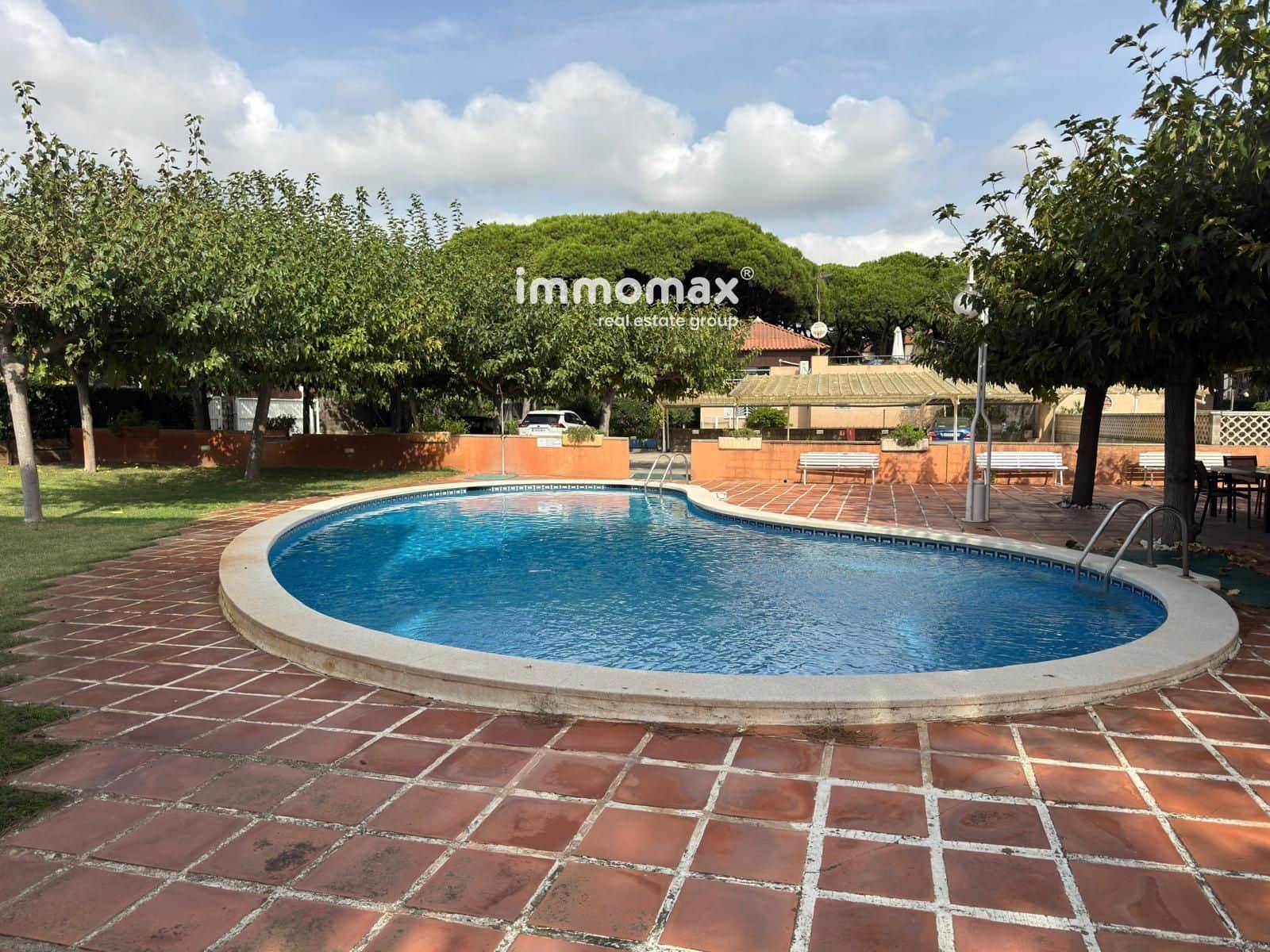 1 quarto Penthouse para venda em Gava com piscina garagem - 385 000 € (Ref: 9308051)