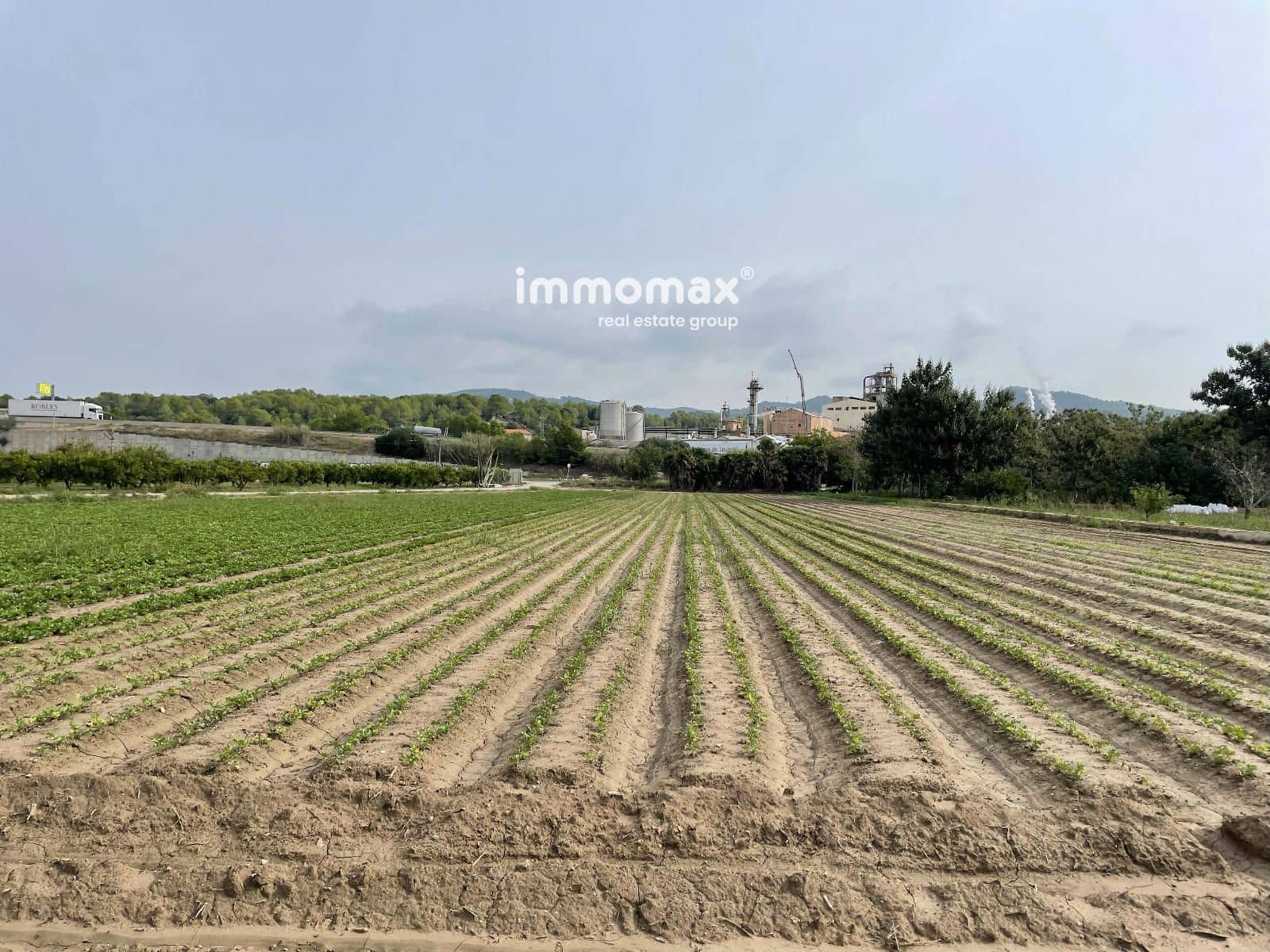 Rakentamaton maa myytävänä paikassa Tortosa - 33 000 € (Ref: 9311583)