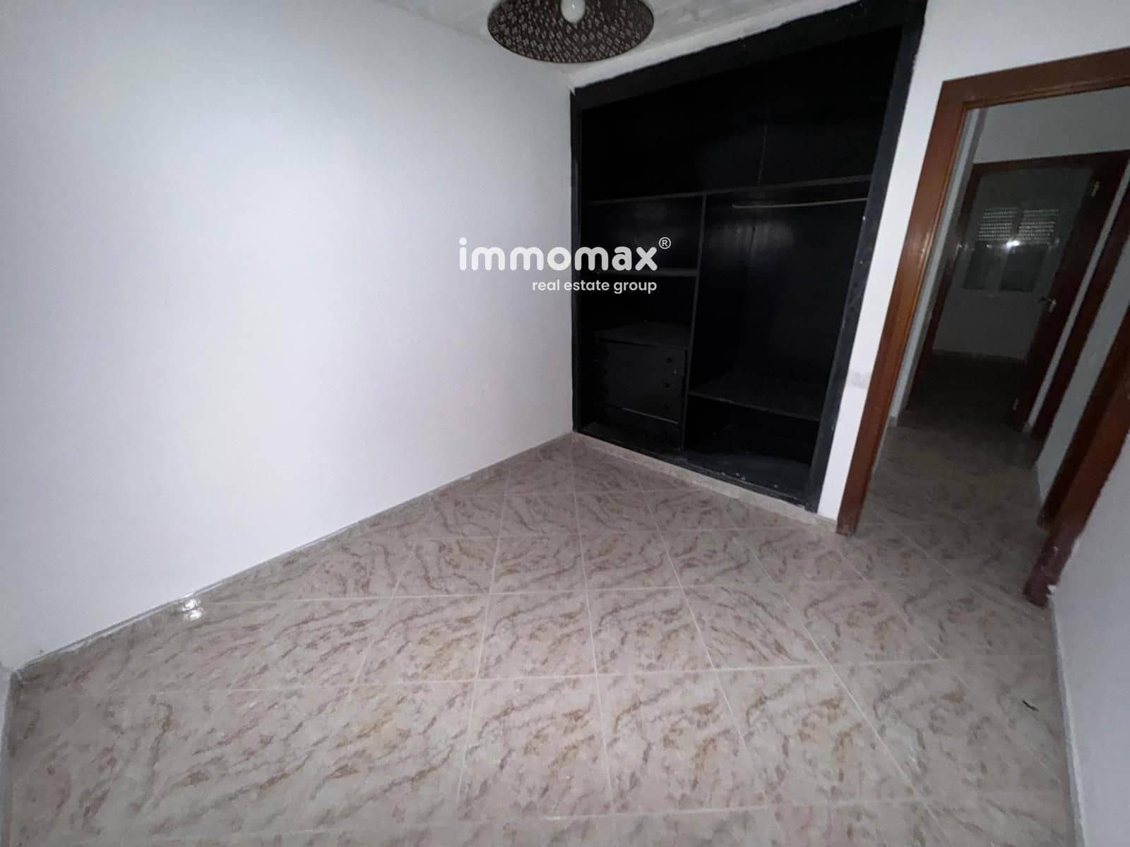 4 bedroom Villa for sale in Vallirana with garage - € 200,000 (Ref: 9322170)