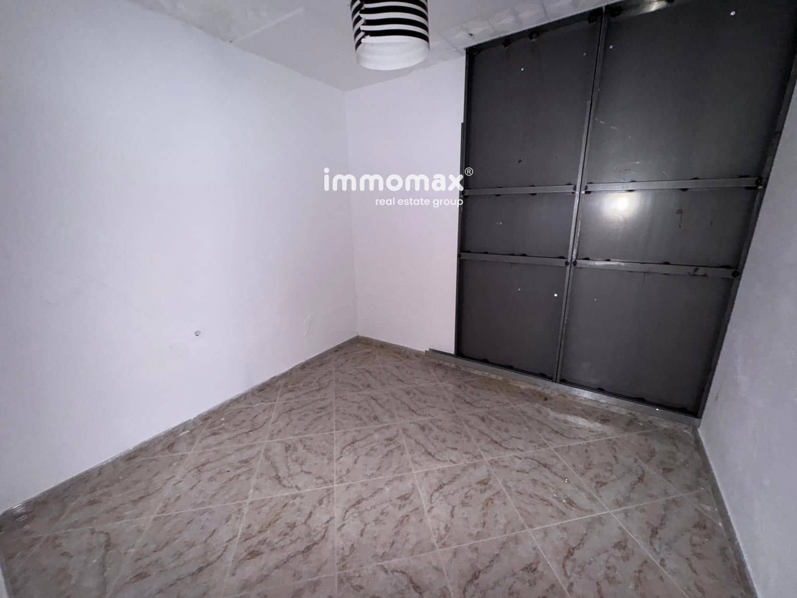 4 bedroom Villa for sale in Vallirana with garage - € 200,000 (Ref: 9322170)