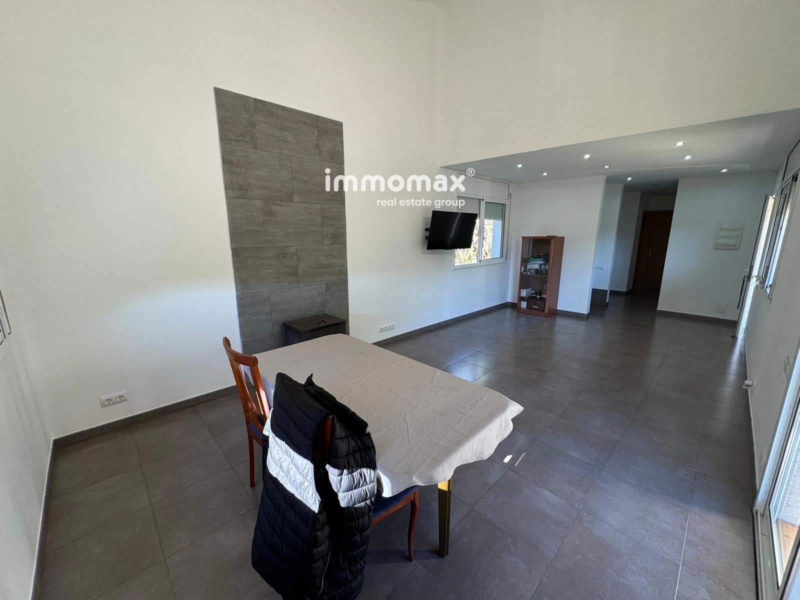 4 soverom Villa til salgs i Vallirana med garasje - € 350 000 (Ref: 9329865)