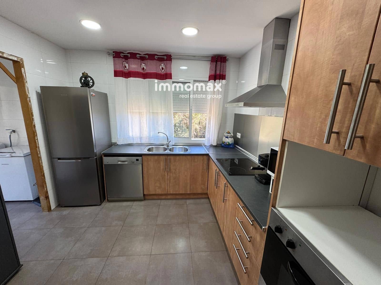 4 soverom Villa til salgs i Vallirana med garasje - € 350 000 (Ref: 9329865)