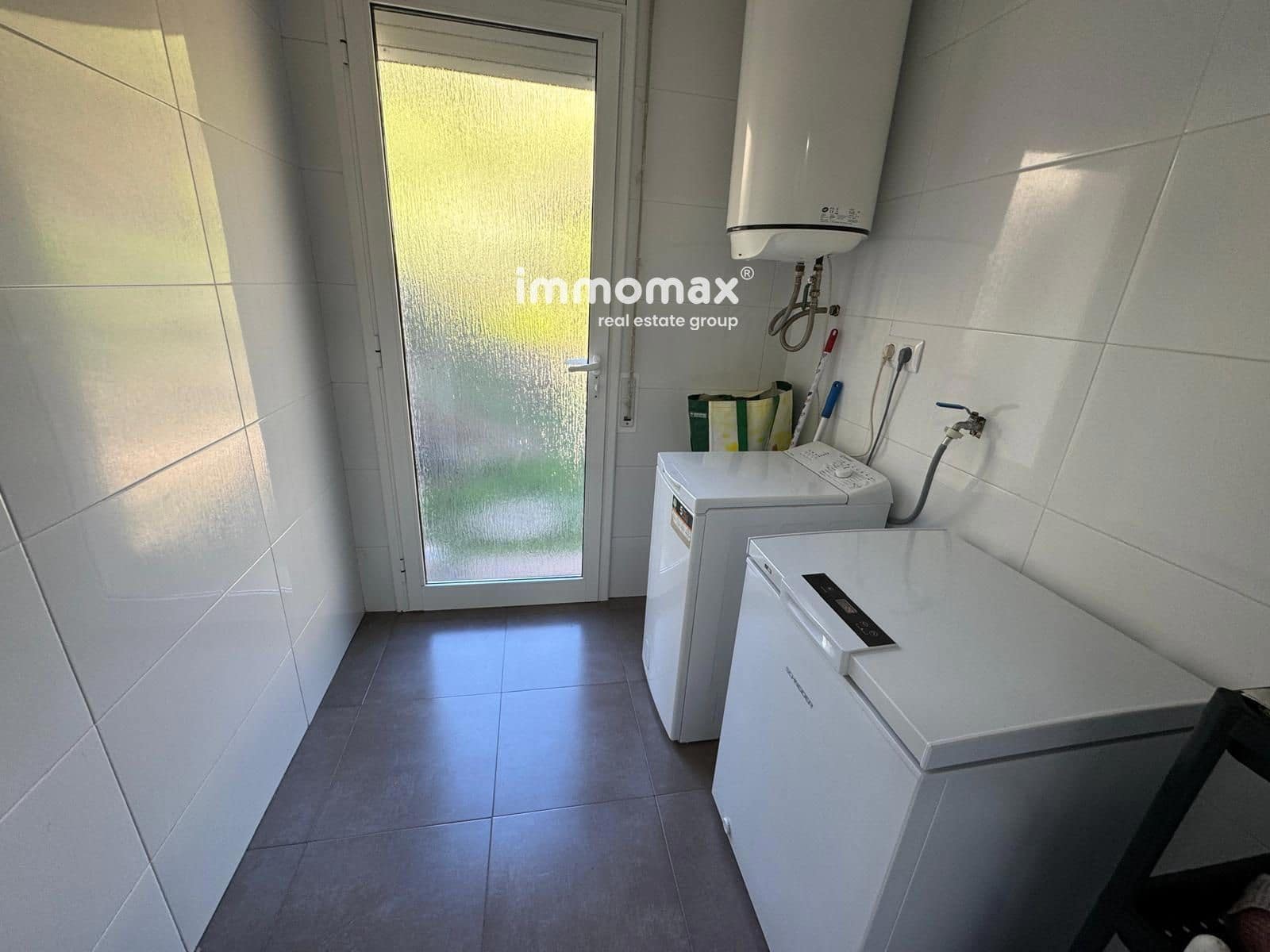 4 soverom Villa til salgs i Vallirana med garasje - € 350 000 (Ref: 9329865)