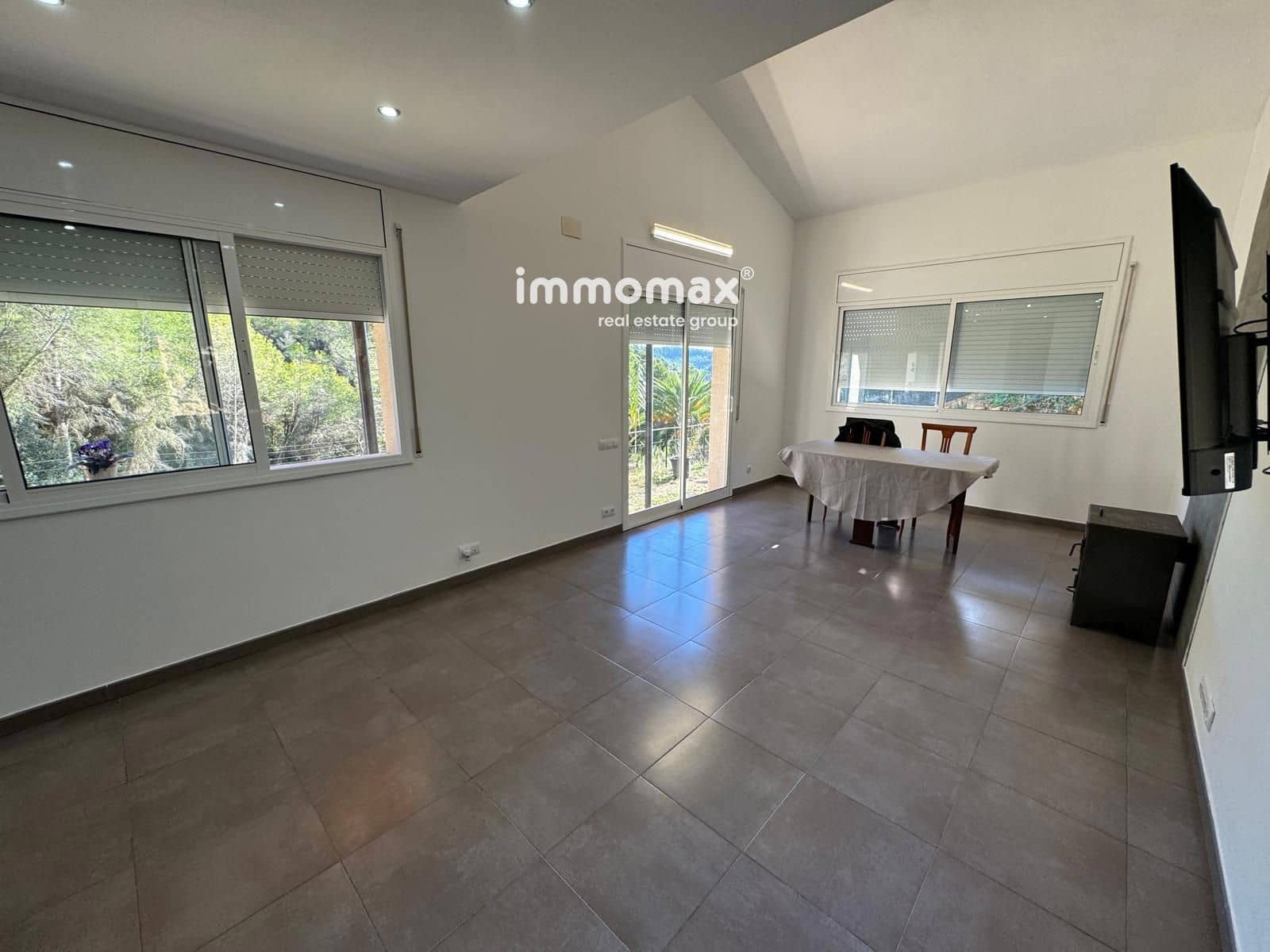 4 soverom Villa til salgs i Vallirana med garasje - € 350 000 (Ref: 9329865)