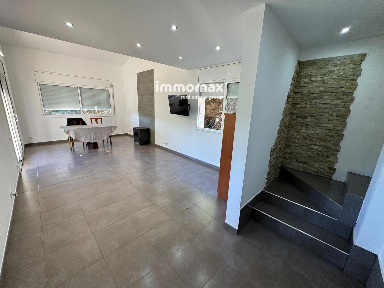 4 soverom Villa til salgs i Vallirana med garasje - € 350 000 (Ref: 9329865)