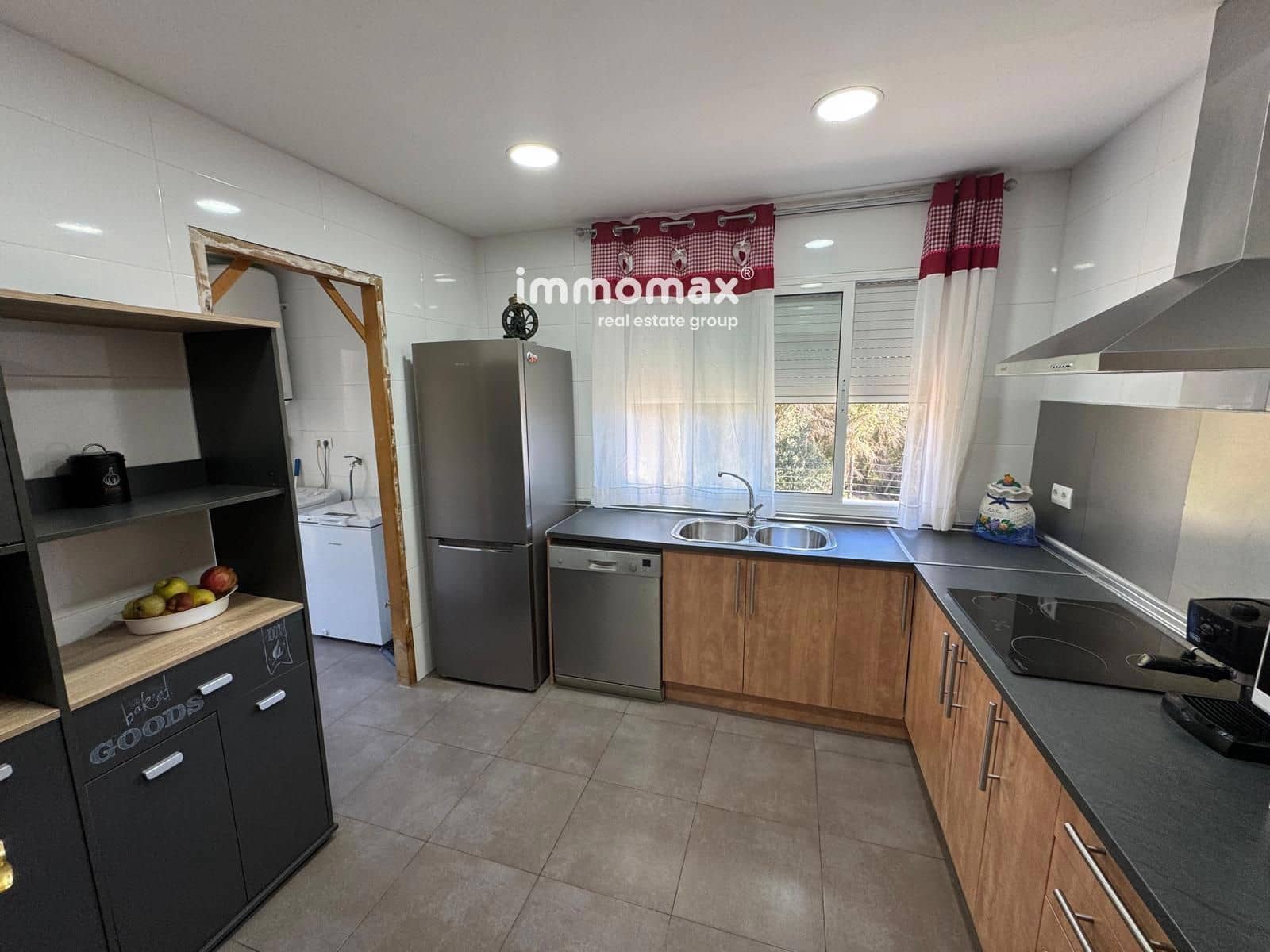 4 soverom Villa til salgs i Vallirana med garasje - € 350 000 (Ref: 9329865)