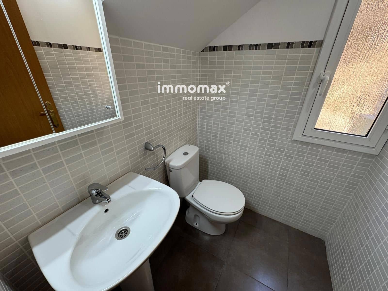 4 soverom Villa til salgs i Vallirana med garasje - € 350 000 (Ref: 9329865)