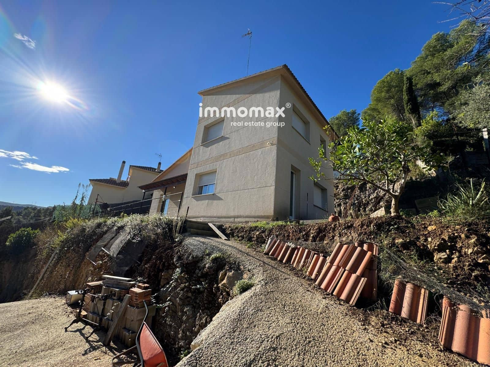 4 soverom Villa til salgs i Vallirana med garasje - € 350 000 (Ref: 9329865)