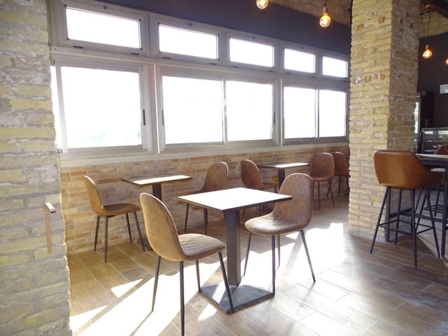 Commercial for rent in Móra d'Ebre - € 1,000 (Ref: 9336938)