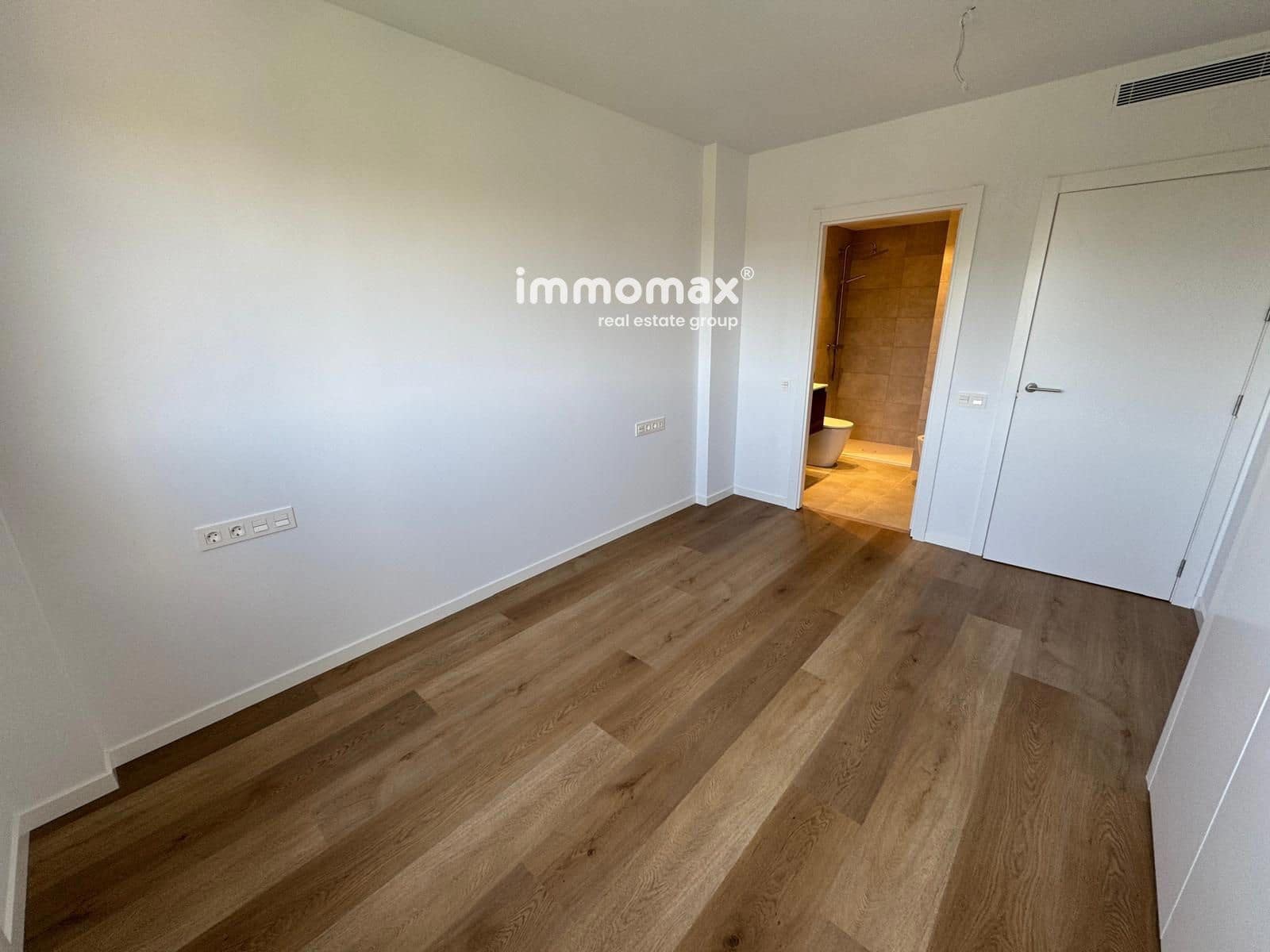 Appartement de 3 chambres à louer à El Prat de Llobregat avec garage - 2 000 € (Ref: 9340326)