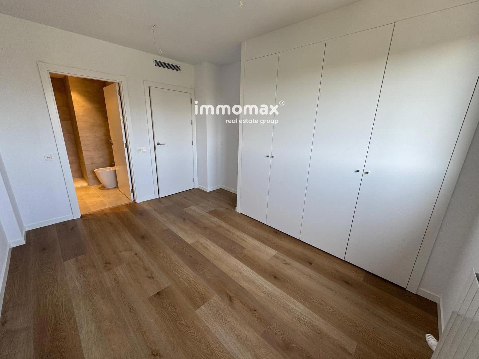 Appartement de 3 chambres à louer à El Prat de Llobregat avec garage - 2 000 € (Ref: 9340326)