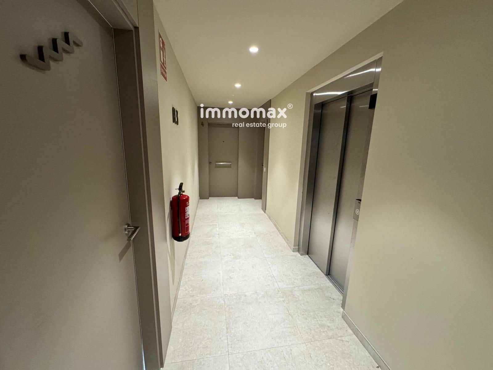 Appartement de 3 chambres à louer à El Prat de Llobregat avec garage - 2 000 € (Ref: 9340326)