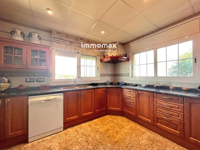 5 soverom Hus til salgs i Vilanova i la Geltrú med garasje - € 449 000 (Ref: 9340327)