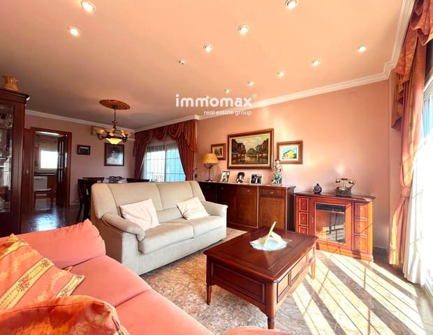 5 chambre Maison de Ville à vendre à Vilanova i la Geltrú avec garage - 449 000 € (Ref: 9340327)