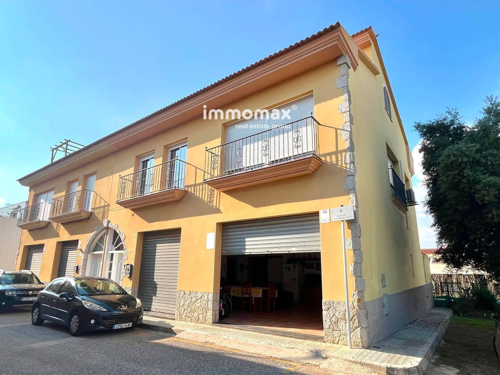 5 bedroom Townhouse for sale in Vilanova i la Geltru with garage - € 449,000 (Ref: 9340327)