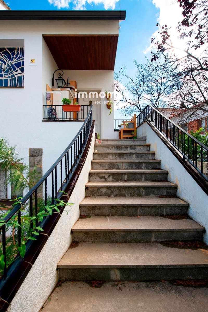 6 sypialnia Willa na sprzedaż w Castelldefels z basenem - 1 150 000 € (Ref: 9357429)