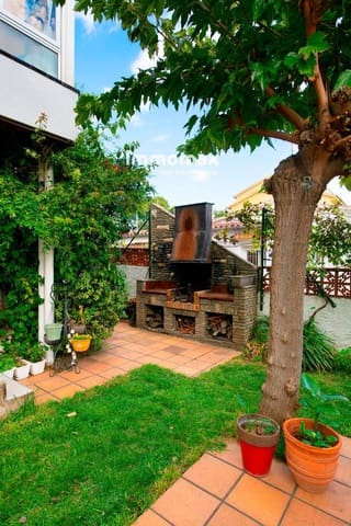 6 sypialnia Willa na sprzedaż w Castelldefels z basenem - 1 150 000 € (Ref: 9357429)