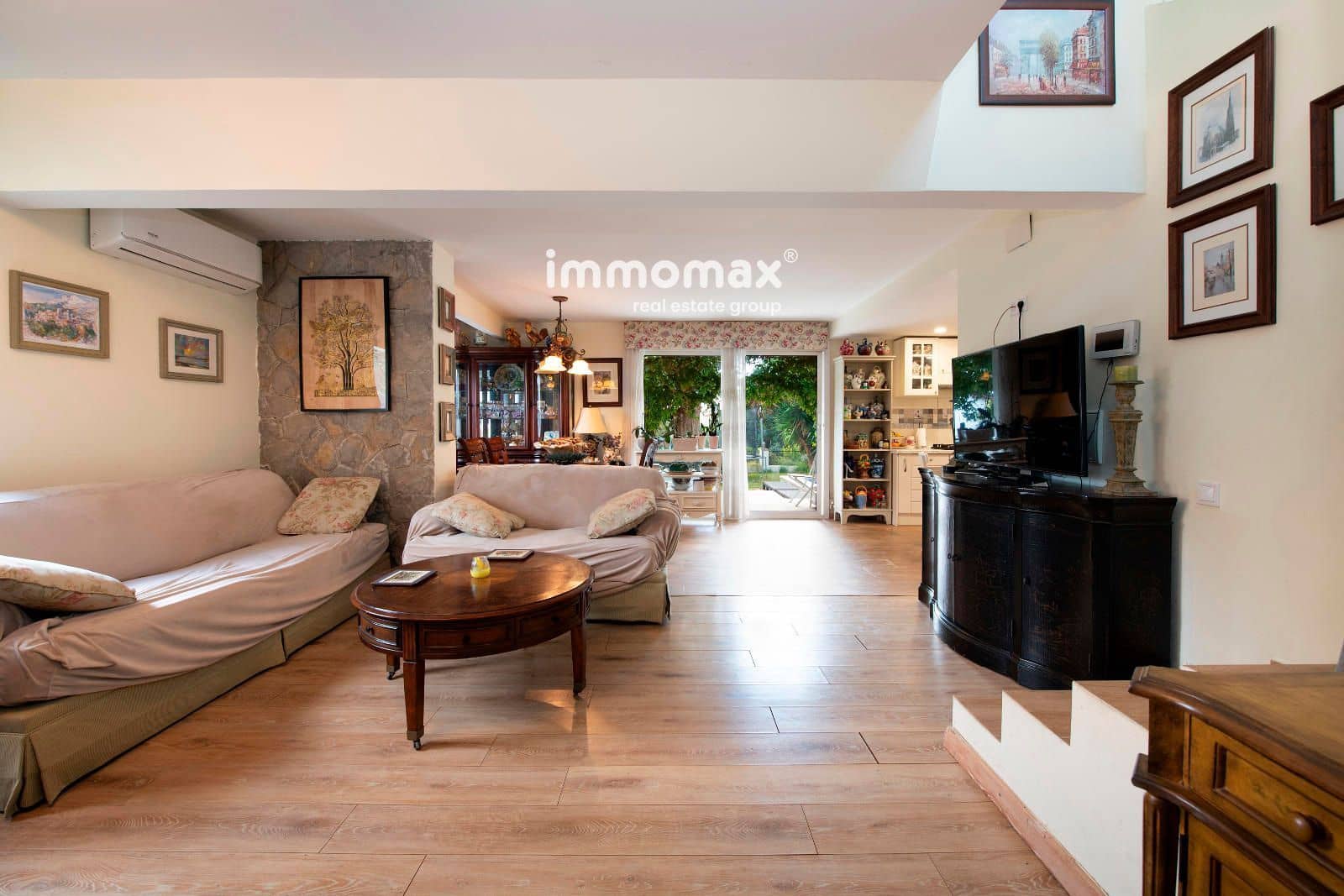 6 sypialnia Willa na sprzedaż w Castelldefels z basenem - 1 150 000 € (Ref: 9357429)