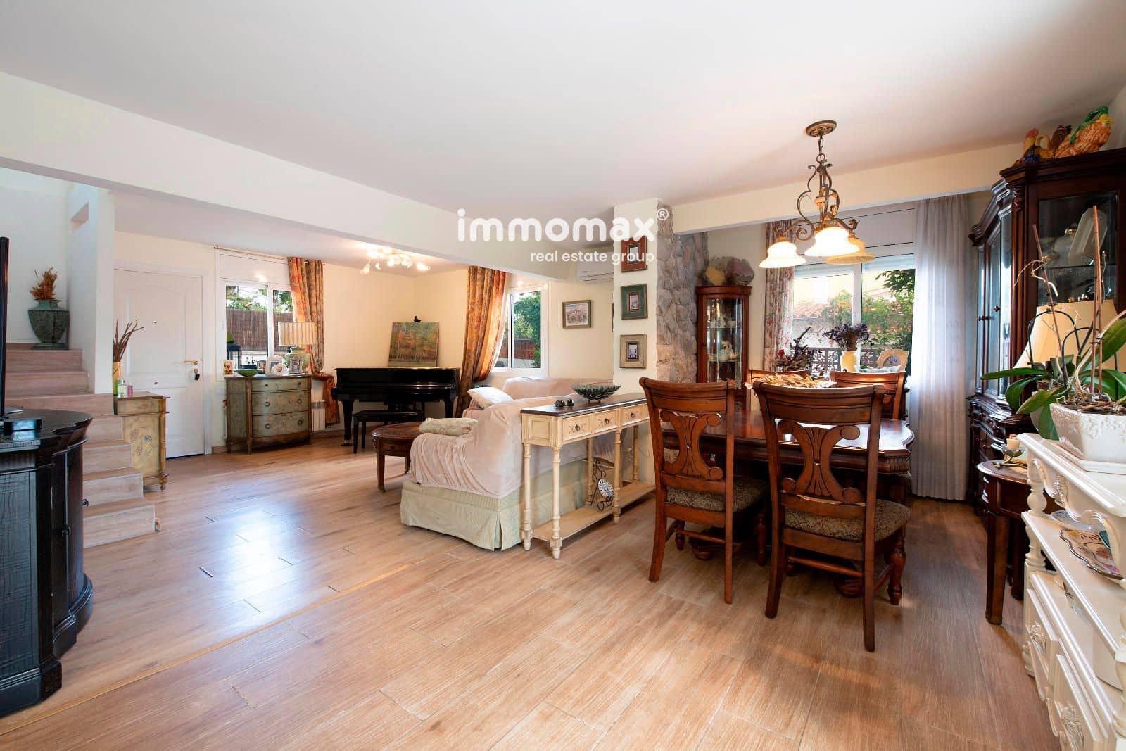 6 sypialnia Willa na sprzedaż w Castelldefels z basenem - 1 150 000 € (Ref: 9357429)