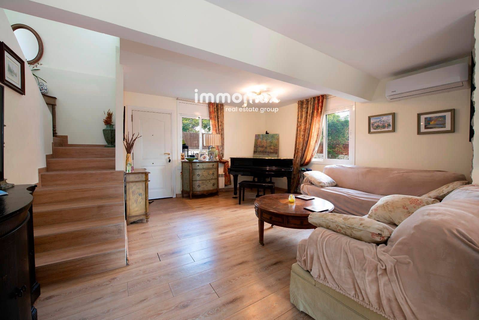 6 sypialnia Willa na sprzedaż w Castelldefels z basenem - 1 150 000 € (Ref: 9357429)