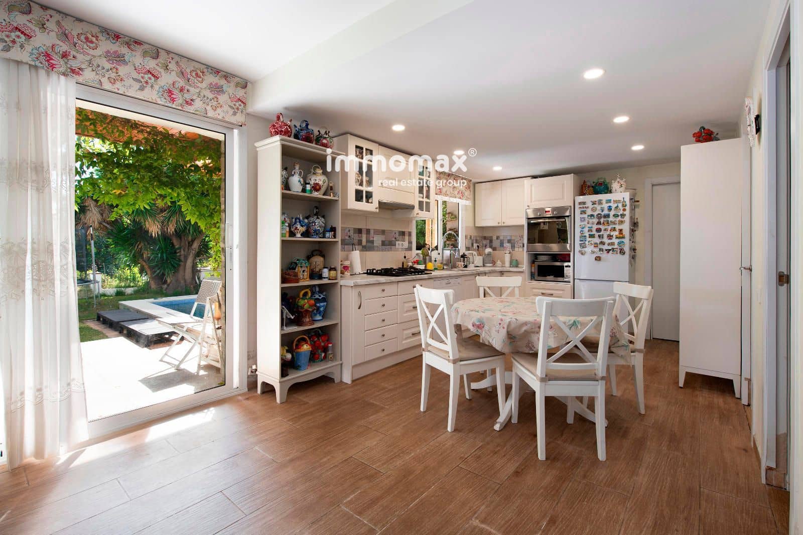 6 sypialnia Willa na sprzedaż w Castelldefels z basenem - 1 150 000 € (Ref: 9357429)