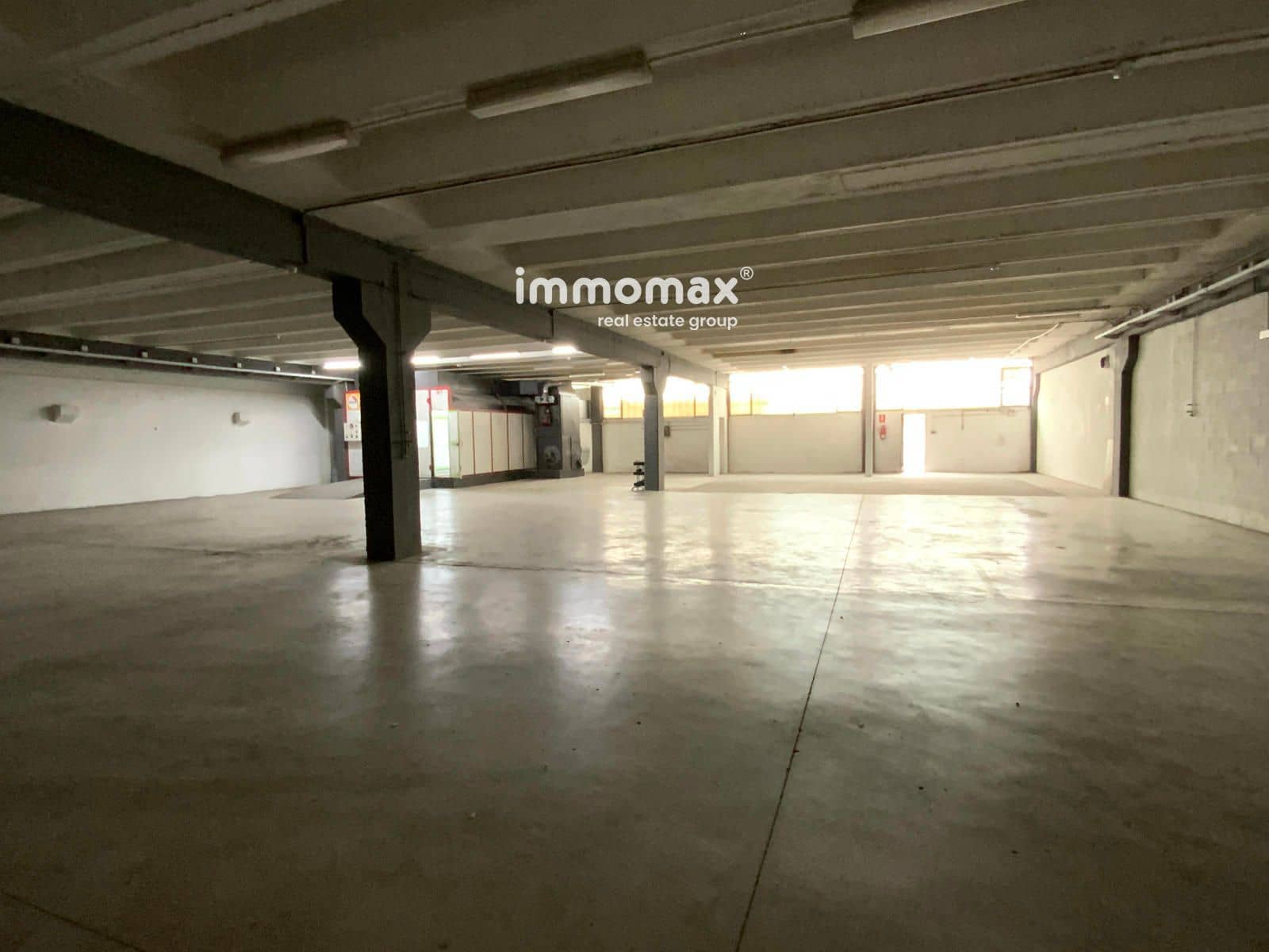 Local Commercial à louer à Sant Boi de Llobregat - 21 000 € (Ref: 9357770)