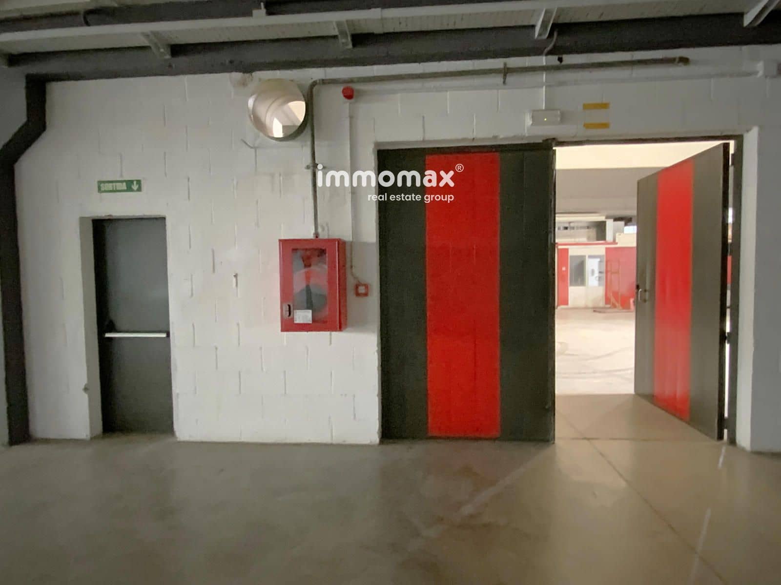 Local Commercial à louer à Sant Boi de Llobregat - 21 000 € (Ref: 9357770)