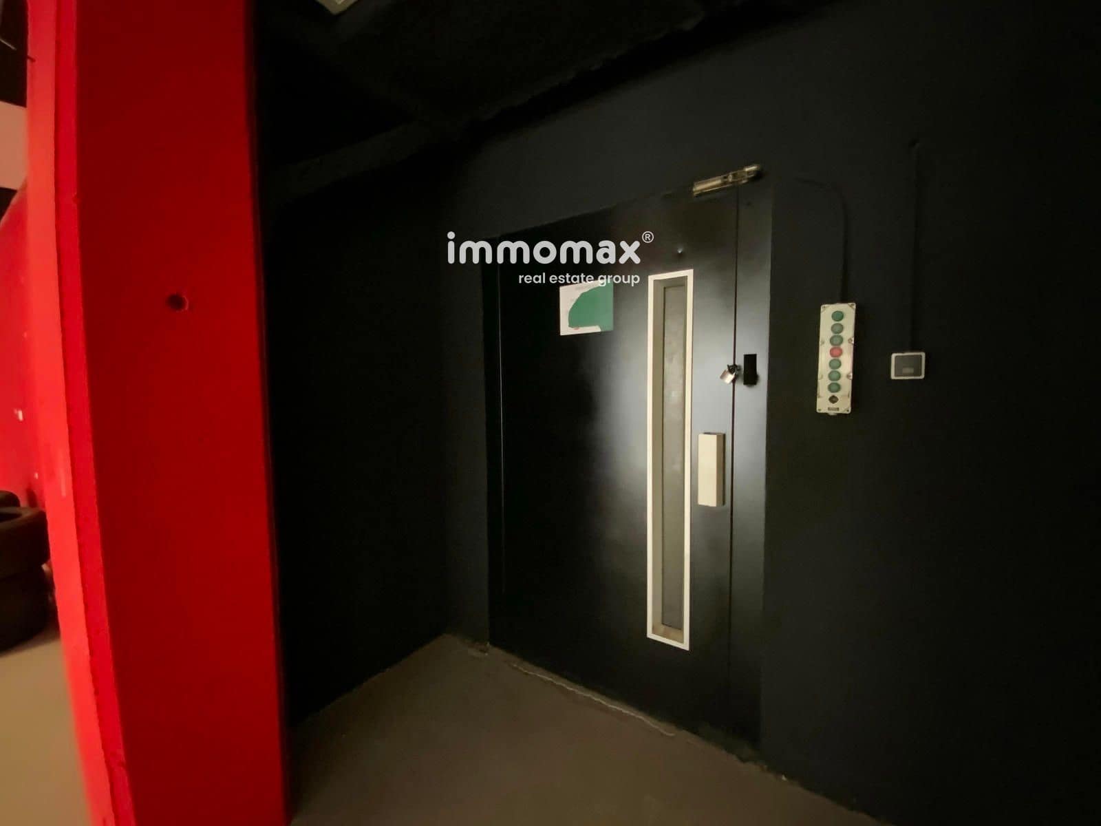 Local Commercial à louer à Sant Boi de Llobregat - 21 000 € (Ref: 9357770)