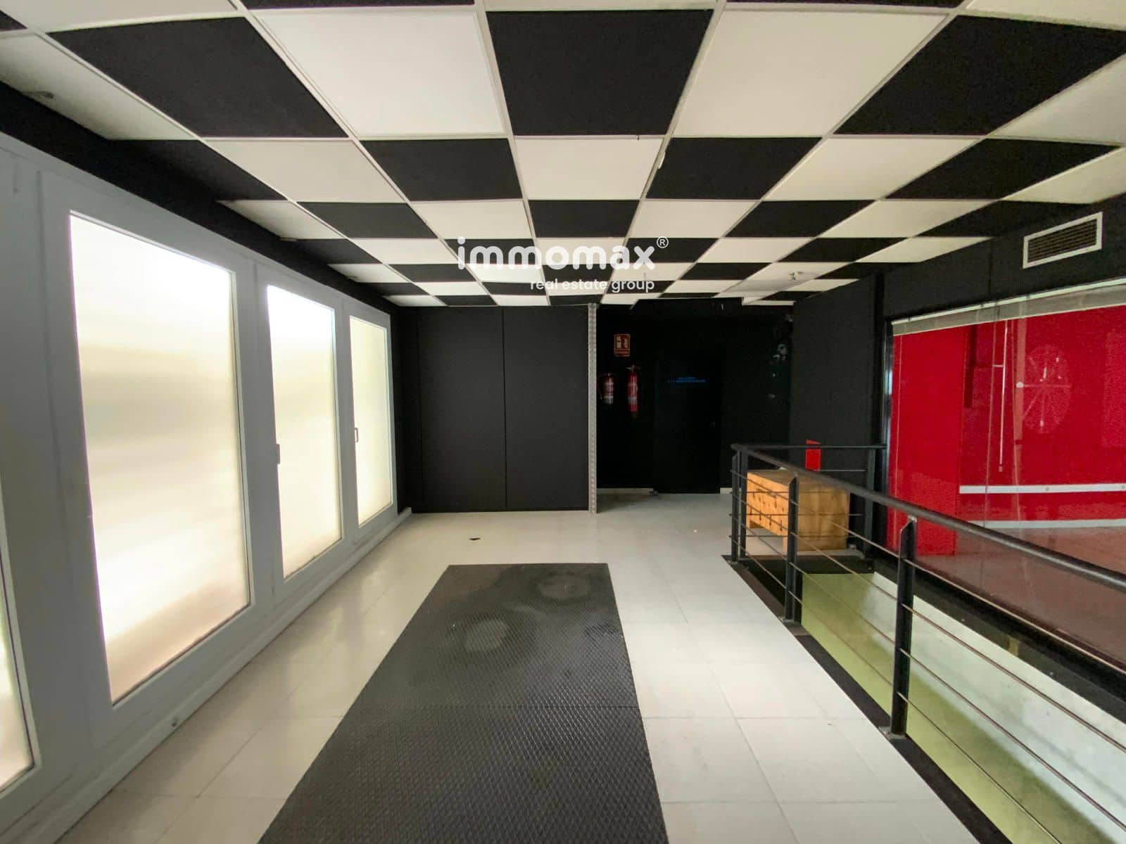 Local Commercial à louer à Sant Boi de Llobregat - 21 000 € (Ref: 9357770)