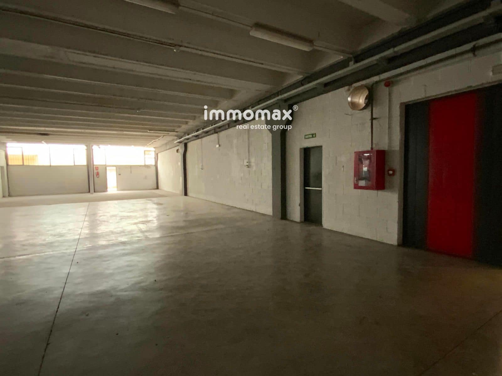 Local Commercial à louer à Sant Boi de Llobregat - 21 000 € (Ref: 9357770)