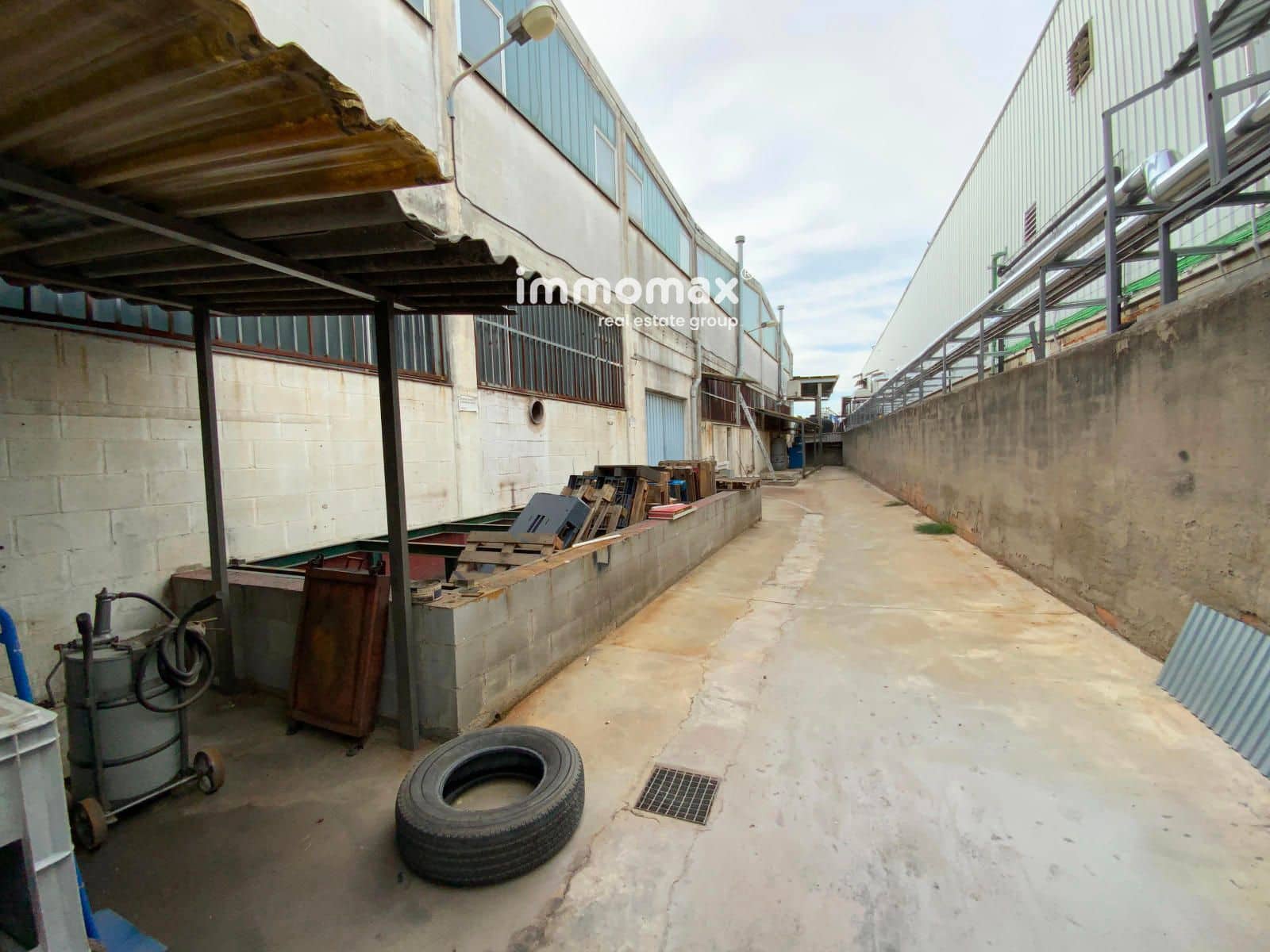 Local Commercial à louer à Sant Boi de Llobregat - 21 000 € (Ref: 9357770)