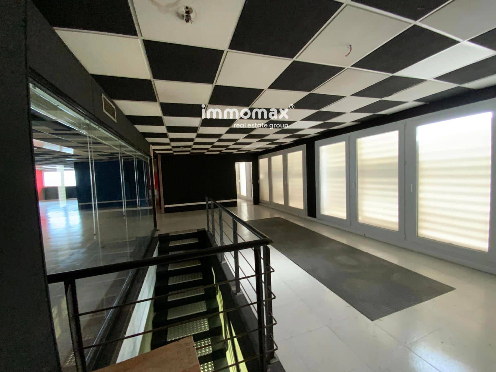 Local Commercial à louer à Sant Boi de Llobregat - 21 000 € (Ref: 9357770)