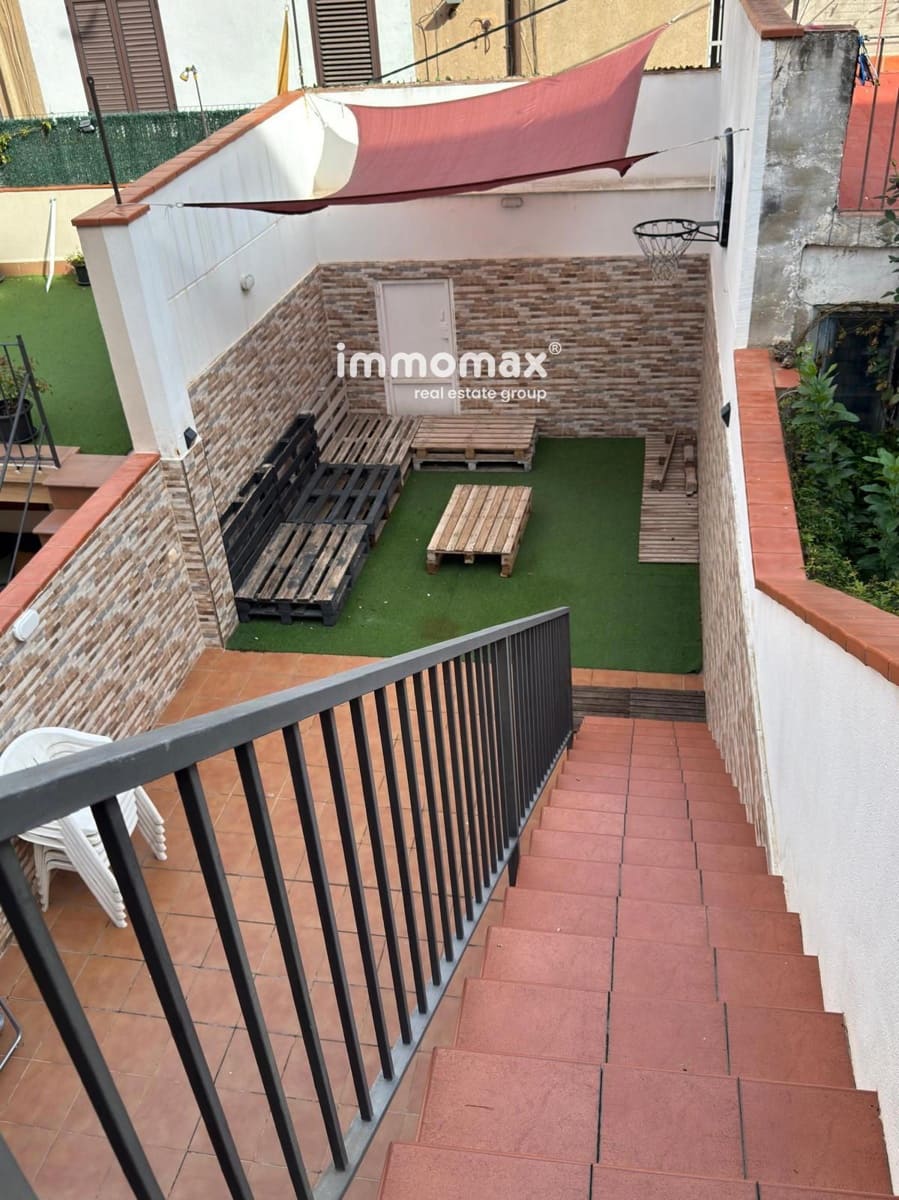 4 quarto Moradia para venda em Sant Boi de Llobregat com garagem - 450 000 € (Ref: 9357880)