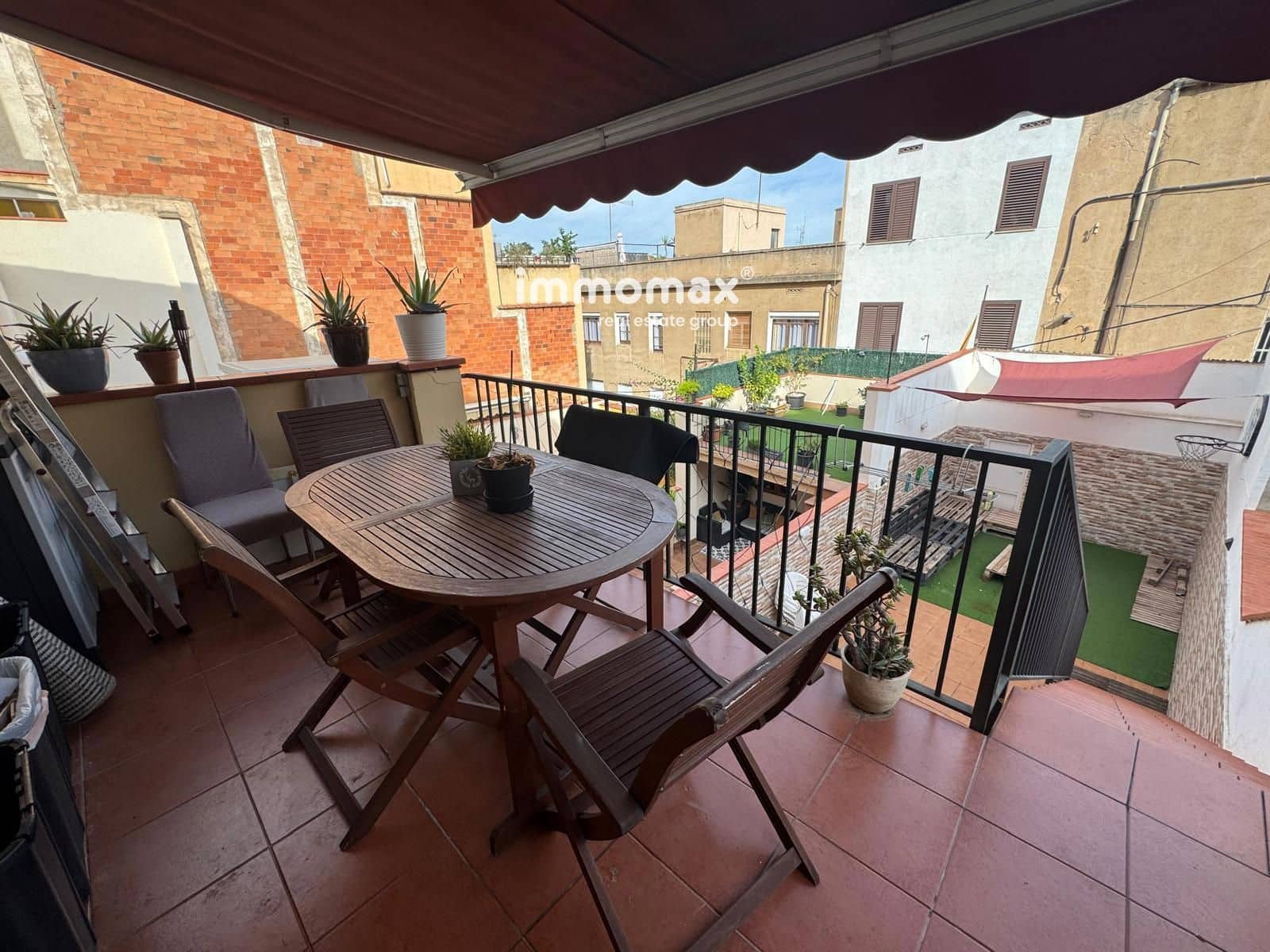 4 quarto Moradia para venda em Sant Boi de Llobregat com garagem - 450 000 € (Ref: 9357880)
