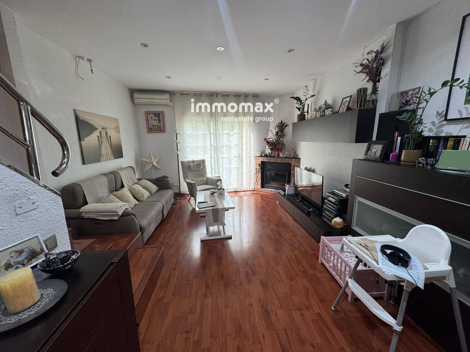 4 quarto Moradia para venda em Sant Boi de Llobregat com garagem - 450 000 € (Ref: 9357880)