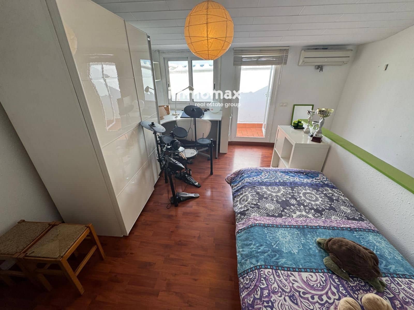 4 quarto Moradia para venda em Sant Boi de Llobregat com garagem - 450 000 € (Ref: 9357880)