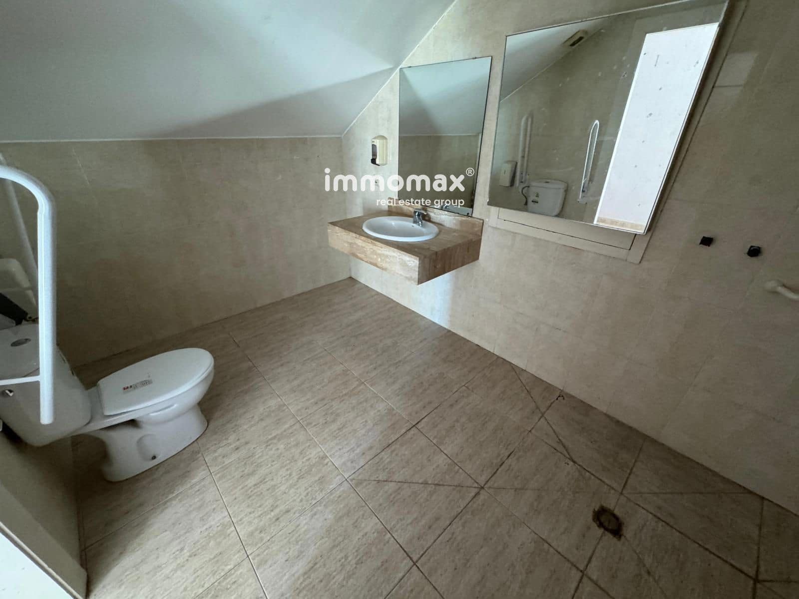 7 bedroom Villa for sale in Gelida - € 456,000 (Ref: 9363446)