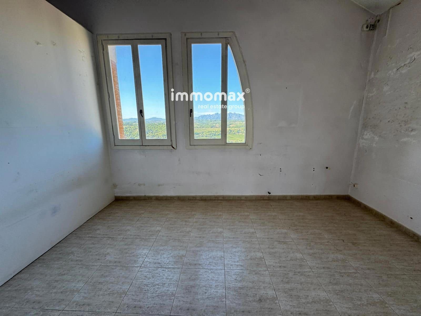 7 bedroom Villa for sale in Gelida - € 456,000 (Ref: 9363446)