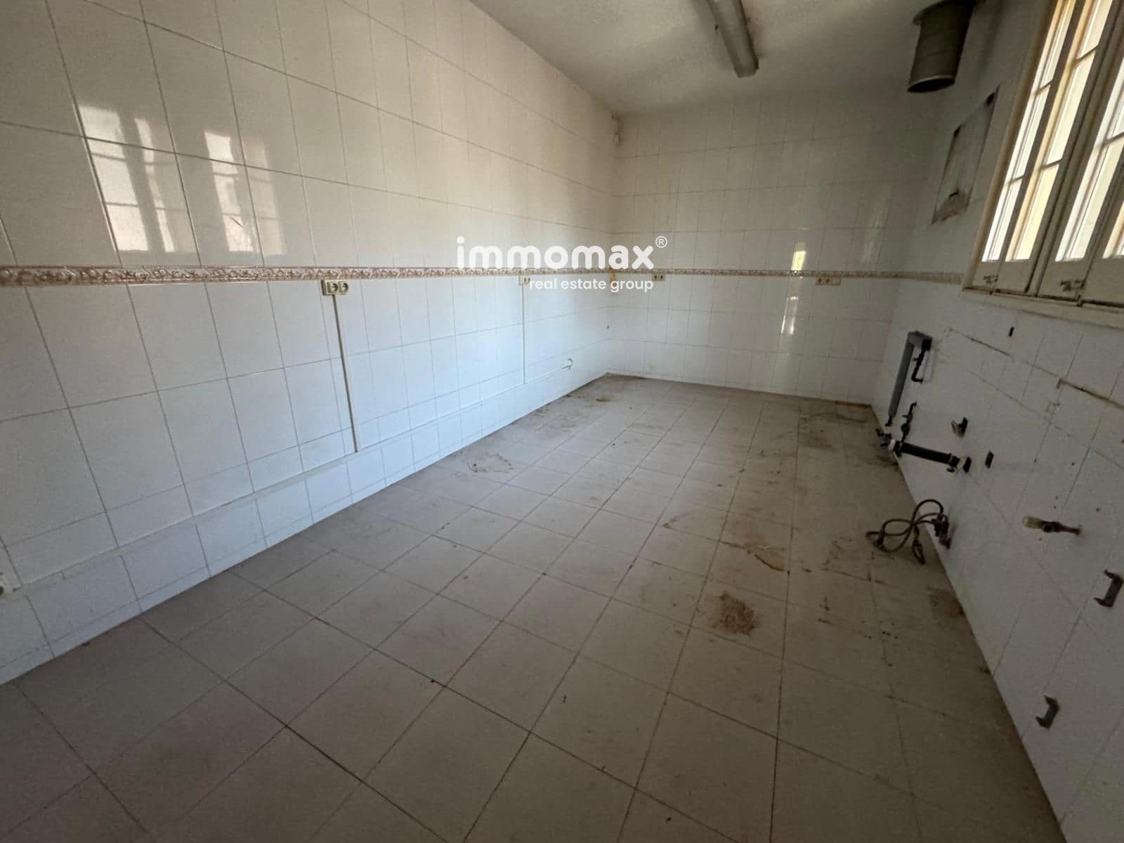 7 bedroom Villa for sale in Gelida - € 456,000 (Ref: 9363446)