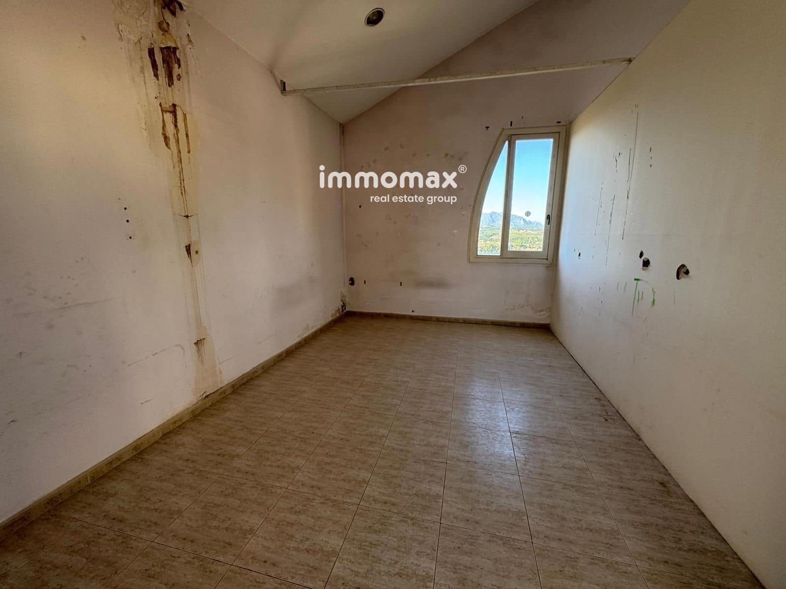 7 bedroom Villa for sale in Gelida - € 456,000 (Ref: 9363446)