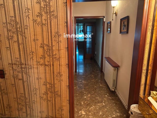 4 bedroom Flat for sale in Terrassa - € 325,000 (Ref: 9374051)