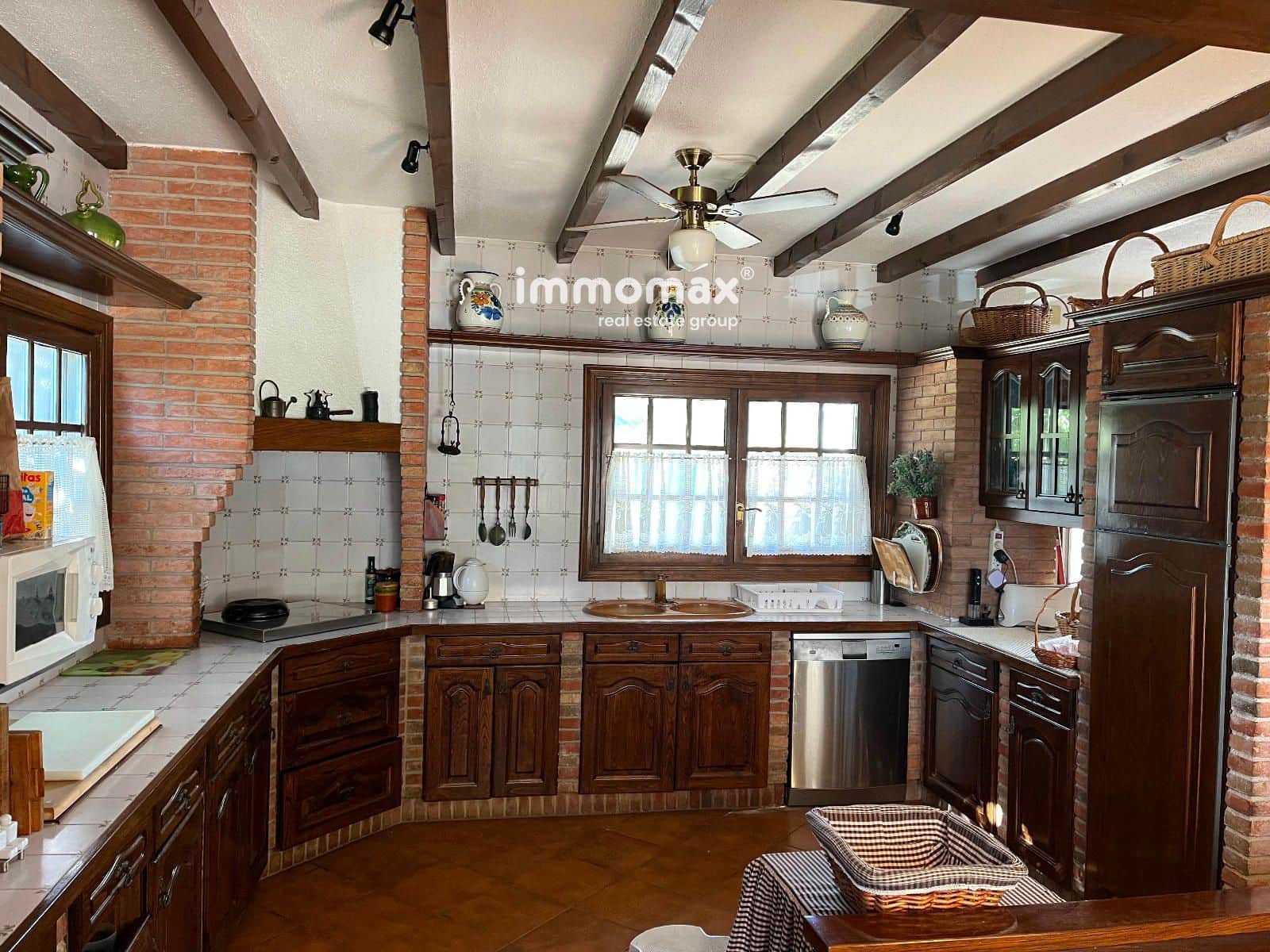 6 soveværelse Villa til salg i Santa Eulalia de Roncana med swimmingpool garage - € 620.000 (Ref: 9386362)